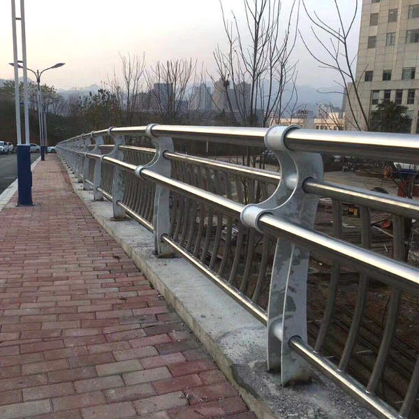 不锈钢防撞护栏厂家