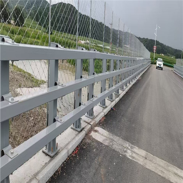 刚泽护栏